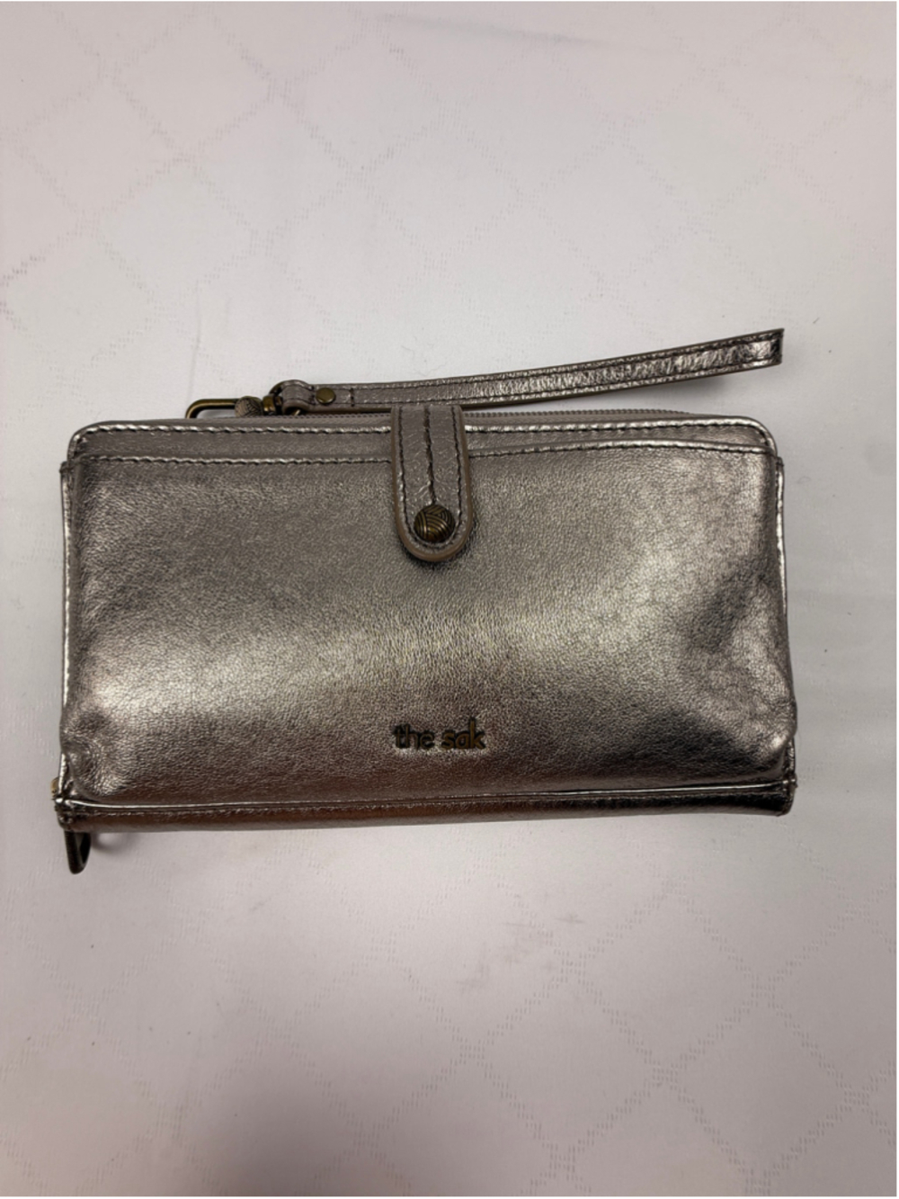 The Sak Leather Metallic Silver Wristlet Clutch Crossbody Bag Wallet